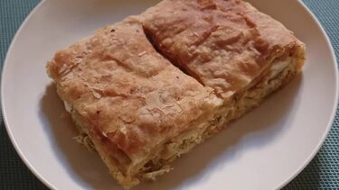 Με σπιτικό φύλλο - Πρασόπιτα με φέτα και ανθότυρο