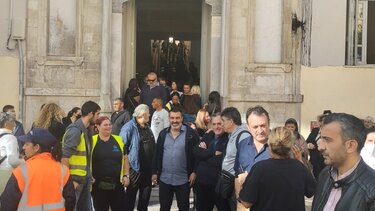 Συμβασιούχοι: Παραμένουν στις θέσεις τους για άλλους 4 μήνες