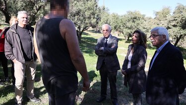 Και φέτος η αξιοποίηση των ελαιοδέντρων του Δήμου Ηρακλείου από τους ωφελούμενους του ΚΕΘΕΑ