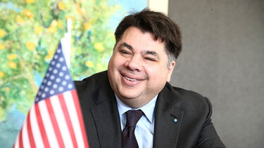 Τζορτζ Τσούνης: Οι ιδιαίτεροι δεσμοί Ελλάδας και ΗΠΑ γίνονται σήμερα όλο και πιο ισχυροί