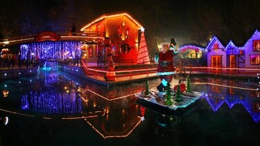 Πόλεις που επενδύουν σε χριστουγεννιάτικα πάρκα 