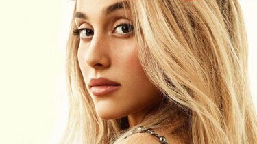 Δώρα σε παιδιά που νοσηλεύονται μοίρασε η Αριάνα Γκράντε