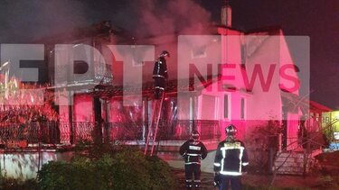 Υπό έλεγχο η φωτιά σε σπίτι στη Φυλή 