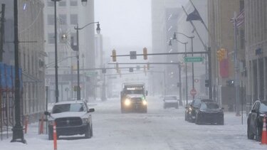 Χιονοθύελλα-μαμούθ χτυπά τις ΗΠΑ: 30 εκατοστά χιόνι και 16 εκατ. άνθρωποι σε συναγερμό