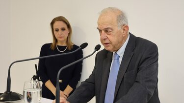 Λαμπρινός στον Κ. Τσιάρα: "Εξαιρετικά δυσμενείς οι συνθήκες στα σημερινά δικαστήρια"