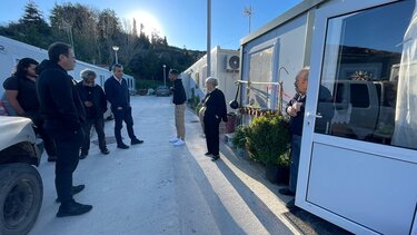 Δίπλα στους σεισμοπαθείς του Αρκαλοχωρίου ο Χ. Μαμουλάκης