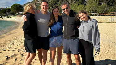 Οικογενειακές διακοπές στην παραλία για τον Κυριάκο Μητσοτάκη