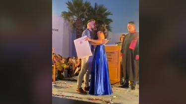 Έδωσε τον όρκο στον Ιπποκράτη και αμέσως μετά ορκίστηκε στον ... έρωτα!