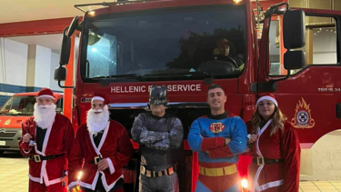 Στο Βενιζέλειο... ο Μπάτμαν, ο Σούπερμαν και οι αγιοβασίληδες με τα δώρα τους!