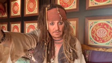 Τζόνι Ντεπ: Φοράει ξανά τη στολή του Τζακ Σπάρροου για καλό σκοπό