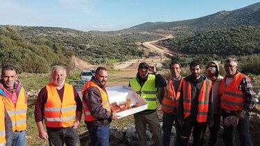 Η κοπή της πίτας των οικοδόμων και οι αγωνίες τους