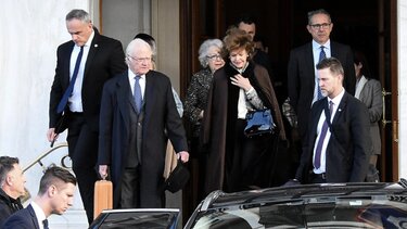 Αναχωρούν από την Αθήνα οι βασιλικές οικογένειες