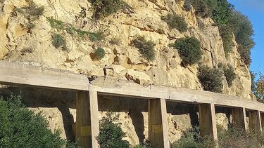 Επικίνδυνη διάβρωση στο παλαιό αρδευτικό κανάλι