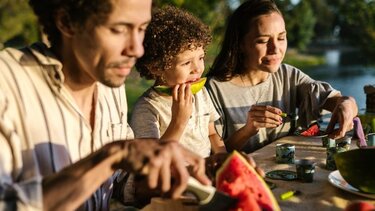 Ο λόγος που δεν πρέπει να τρώμε φρούτα μετά το φαγητό