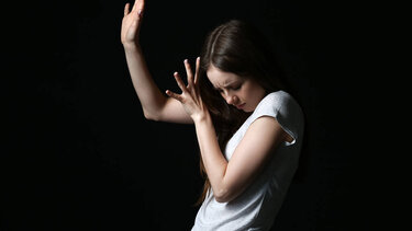 Βόλος: Ξυλοκόπησε άγρια την αδελφή του - Της έσπασε τη μύτη