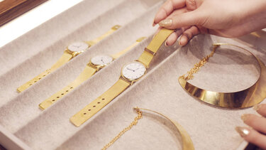 "Χρυσή" κλοπή σε βάρος ιδιοκτήτριας γνωστού καφέ - μπαρ των δυτικών προαστίων