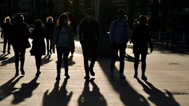 Δυσκολεύεται να καλύψει βασικές ανάγκες 1 στα 3 νοικοκυριά