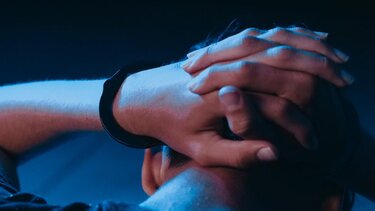 Δίωξη για ληστεία από κοινού, για την επίθεση σε μάνα και κόρη