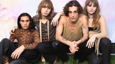 Οι Maneskin παντρεύτηκαν μεταξύ τους και γιορτάζουν το νέο τους άλμπουμ "Rush!"