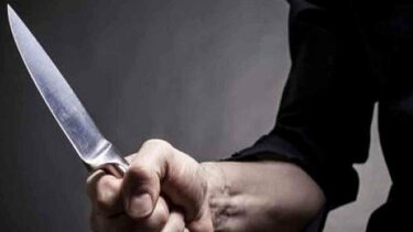 Μαχαίρωμα - Μοίρες: κρατείται με ένταλμα ο 55χρονος πατέρας, «ψήνεται» το ένταλμα για τον γιο