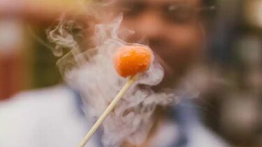 Εξαιρετικά επικίνδυνη η «ανάσα του δράκου»: Παιδιά τραυματίζονται τρώγοντας ζαχαρωτά με υγρό άζωτο