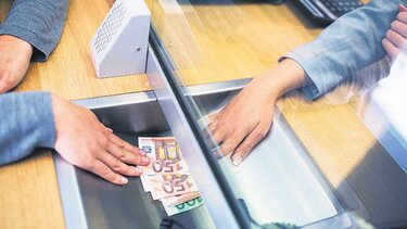 Αυξήθηκαν τα δάνεια και μειώθηκαν οι καταθέσεις τον Νοέμβριο