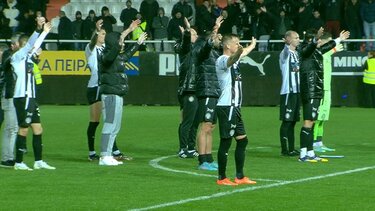 ​Τραγουδώντας στη βροχή!