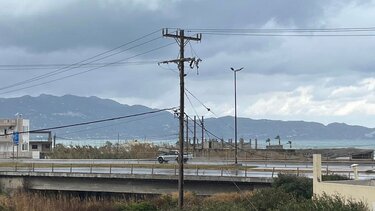 "Έσκασε" ο μετασχηματιστής της ΔΕΗ - Χωρίς ρεύμα η περιοχή!