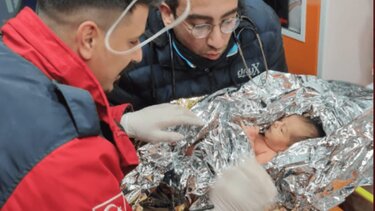 Σεισμός: Πού θα αναζητήσουν πρώτα επιζώντες οι διασώστες και πότε θα εγκαταλείψουν τις προσπάθειες