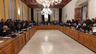 "Ναι" στην κυκλοφοριακή μελέτη, "όχι" στην πεζοδρόμηση της Ιδομενέως