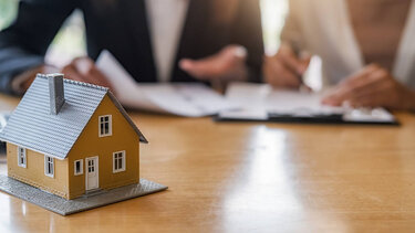 Έρχονται παρεμβάσεις στον εξωδικαστικό: Τρία επίπεδα προστασίας για την πρώτη κατοικία