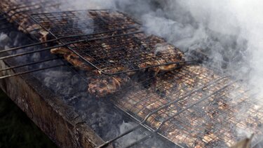 Πόσο θα κοστίσει το κρέας στο τραπέζι της Τσικνοπέμπτης