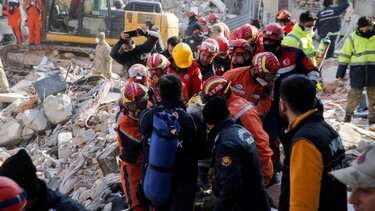 Σεισμός στην Τουρκία: «Γειά σου ομορφούλα, είμαστε εδώ για να σε βγάλουμε έξω» 