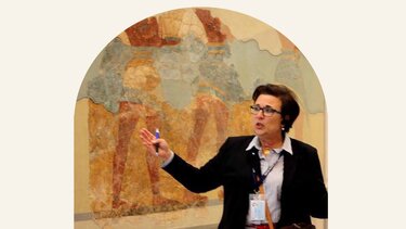 Κόβει την πίτα της και βραβεύει την Αθηνά Σφακάκη, η ΙΑΚΕ