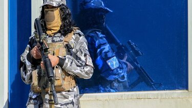 Πρώην σωματοφύλακας συνελήφθη για τον φόνο γυναίκας βουλευτή που προστάτευε