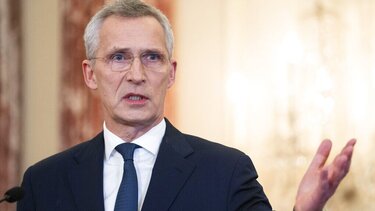 Die Welt: Οι χώρες του ΝΑΤΟ εξετάζουν να παρατείνουν τη θητεία του Στόλτενμπεργκ