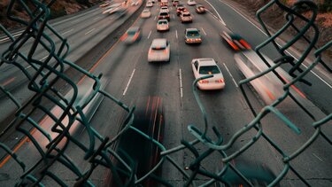 Οριστικό τέλος για τους κινητήρες βενζίνης στα αυτοκίνητα το 2035