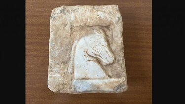 Θα πωλούσαν αρχαίο μαρμάρινο αντικείμενο για 50.000 ευρώ – Δύο συλλήψεις