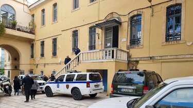 Της επιτέθηκε, τη χτύπησε και της άρπαξε το μωρό!