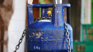 Απόστρατος ο πατέρας που κλειδώθηκε στο ΙΧ με τα παιδιά του και άνοιξε φιάλες υγραερίου 