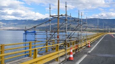 Απαγόρευση κυκλοφορίας για όλα τα οχήματα στη γέφυρα Σερβίων