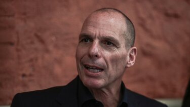 Επίθεση σε Βαρουφάκη: Δίωξη για κακουργήματα και πλημμελήματα στον 17χρονο