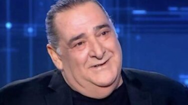 Ο Β. Καρράς μήνυσε ιστοσελίδα που τον εμφάνιζε να προωθεί προϊόν