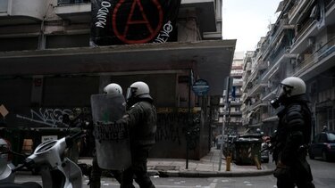 Περισσότερες από δέκα προσαγωγές ύστερα από επιχείρηση της ΕΛ.ΑΣ. σε πρώην κατάληψη 