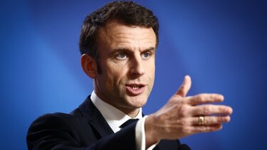 Γαλλία: Όταν είσαι δισεκατομμυριούχος μπορείς να δουλέψεις και μετά τα 64