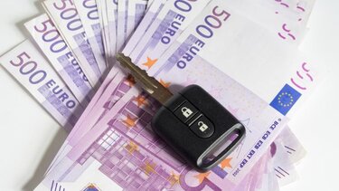 Προ των πυλών «κουρεμένα» τέλη κυκλοφορίας