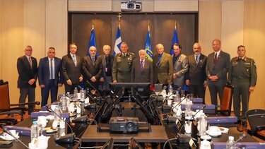 Συνάντηση του αρχηγού ΓΕΕΘΑ με απόγονους αγωνιστών του 1821