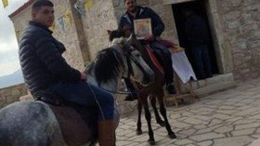 Τηρήθηκε το έθιμο των καβαλάρηδων στο Γράντος!