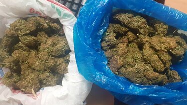 Συνελήφθη 25χρονος στο αεροδρόμιο με 18 κιλά κάνναβης μέσα στην βαλίτσα