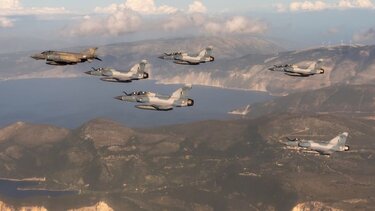 Συνεκπαίδευση μαχητικών της ΠΑ με αεροσκάφη της Ινδίας